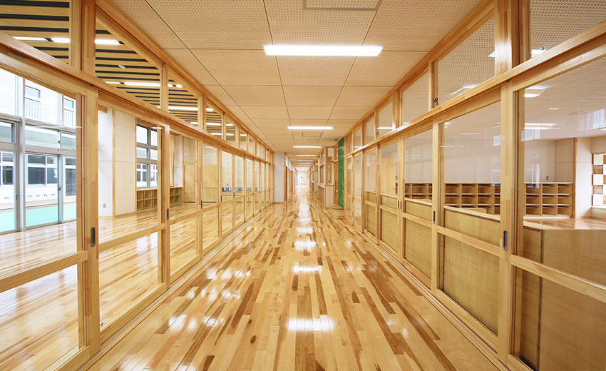 須賀川市立義務教育学校稲田学園内観
